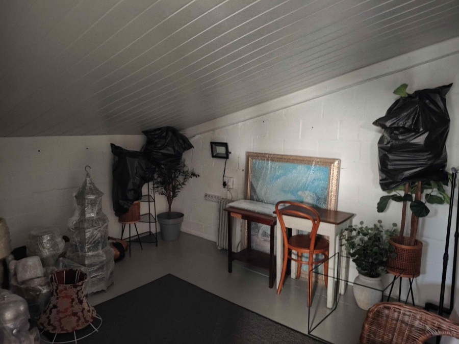 To Let Commercial Property for Rent in Okavango Park Western Cape